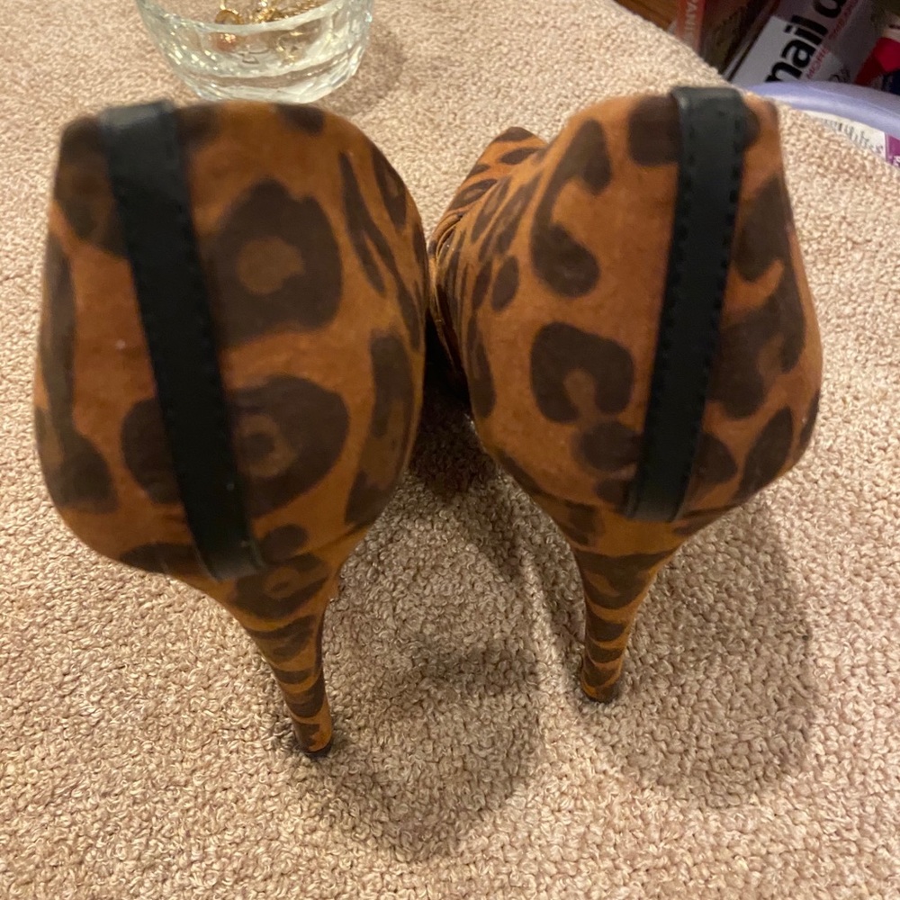 Preloved Mia heels animal print size 7.5 - Picture 4 of 9